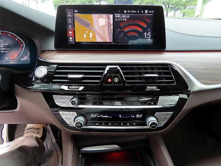 BMW 5-Series — photo 13