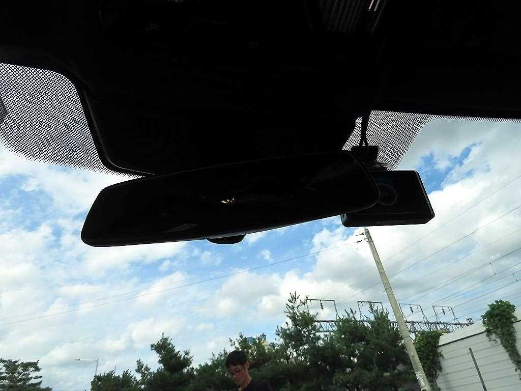 BMW 5-Series — photo 15