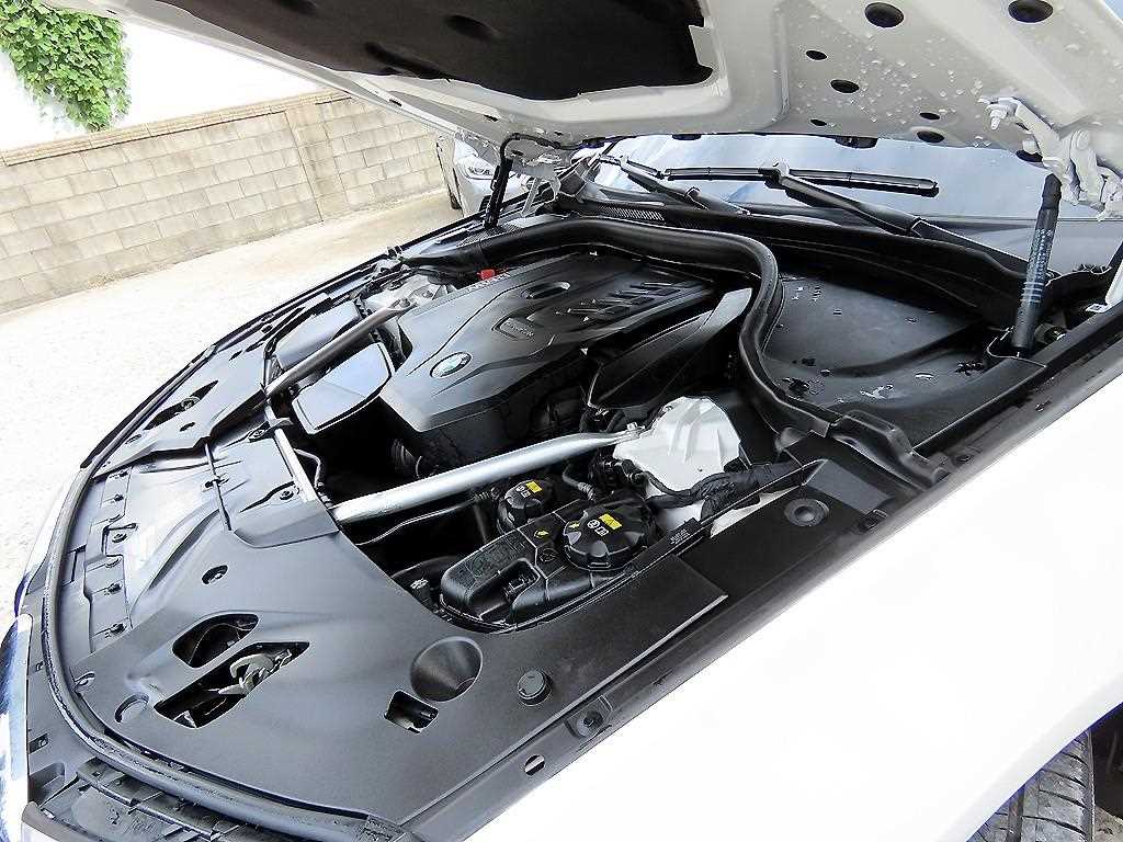 BMW 5-Series — photo 19