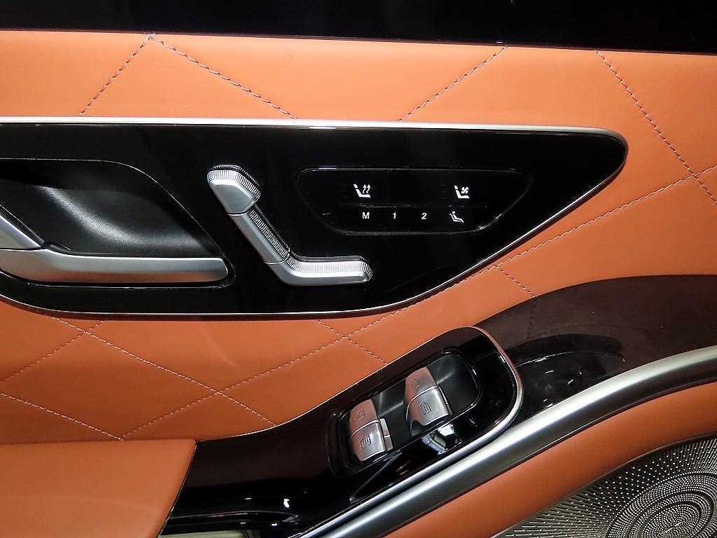 Mercedes-Benz S-Class — photo 14
