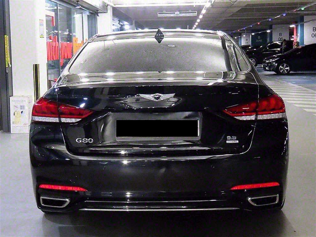 Genesis G80 — photo 05