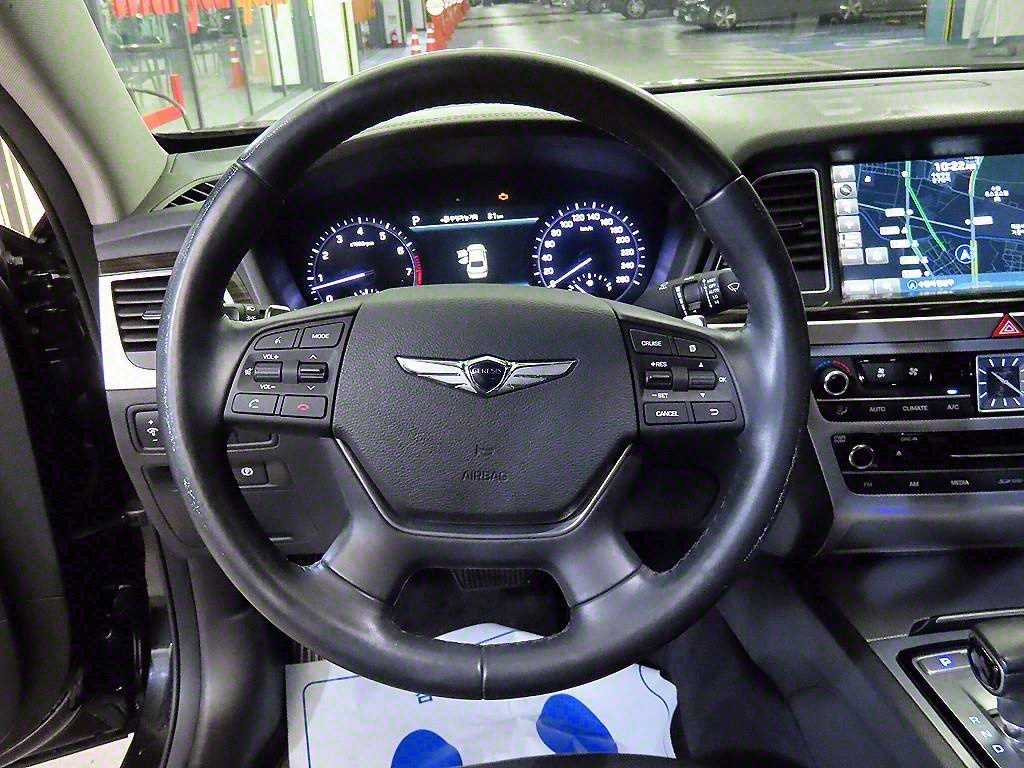 Genesis G80 — photo 08