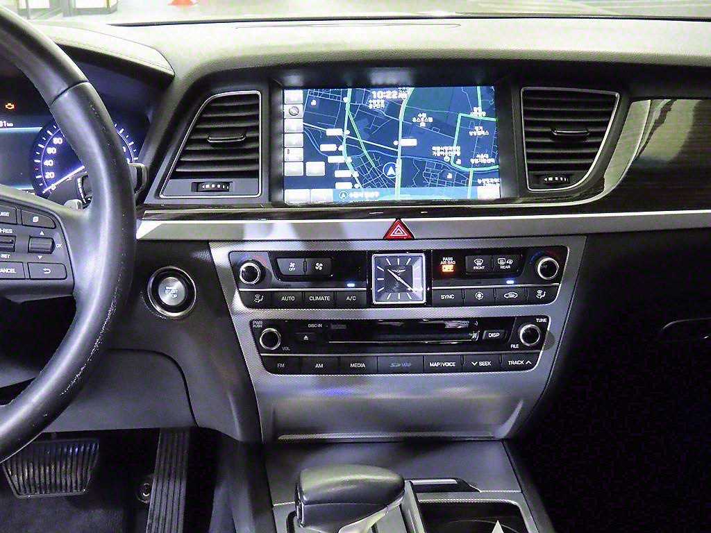 Genesis G80 — photo 11