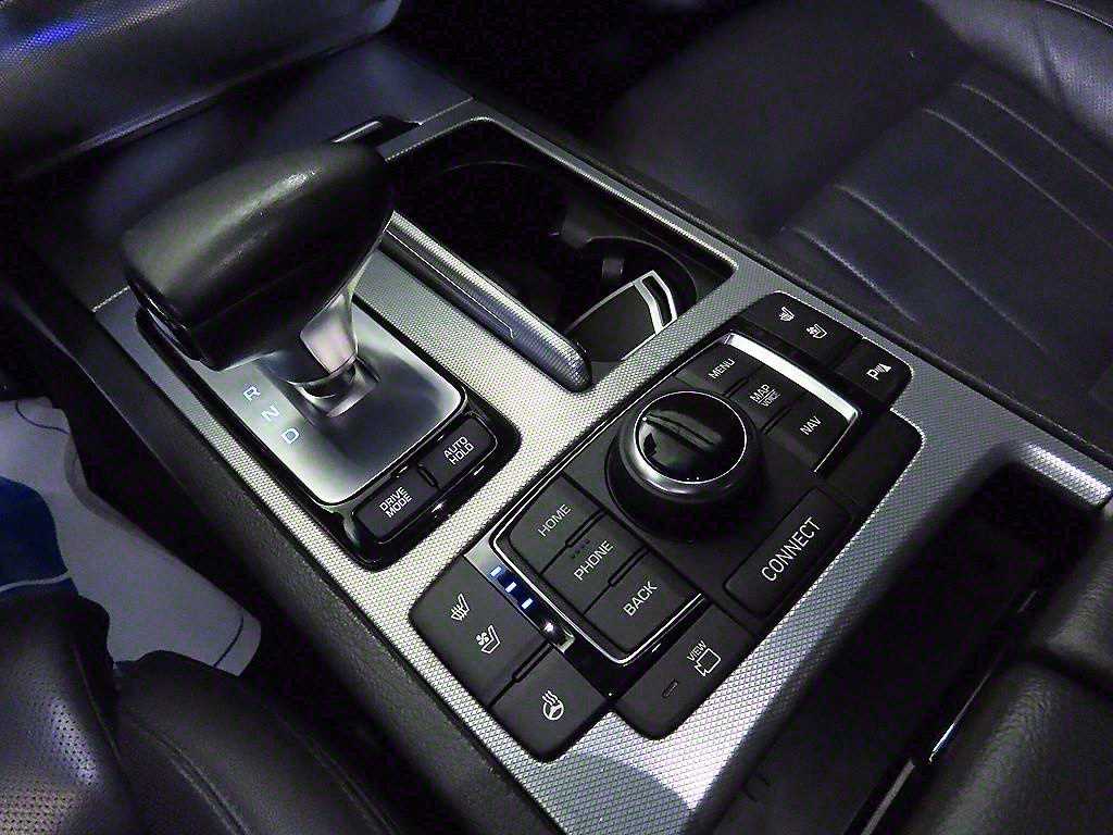 Genesis G80 — photo 12