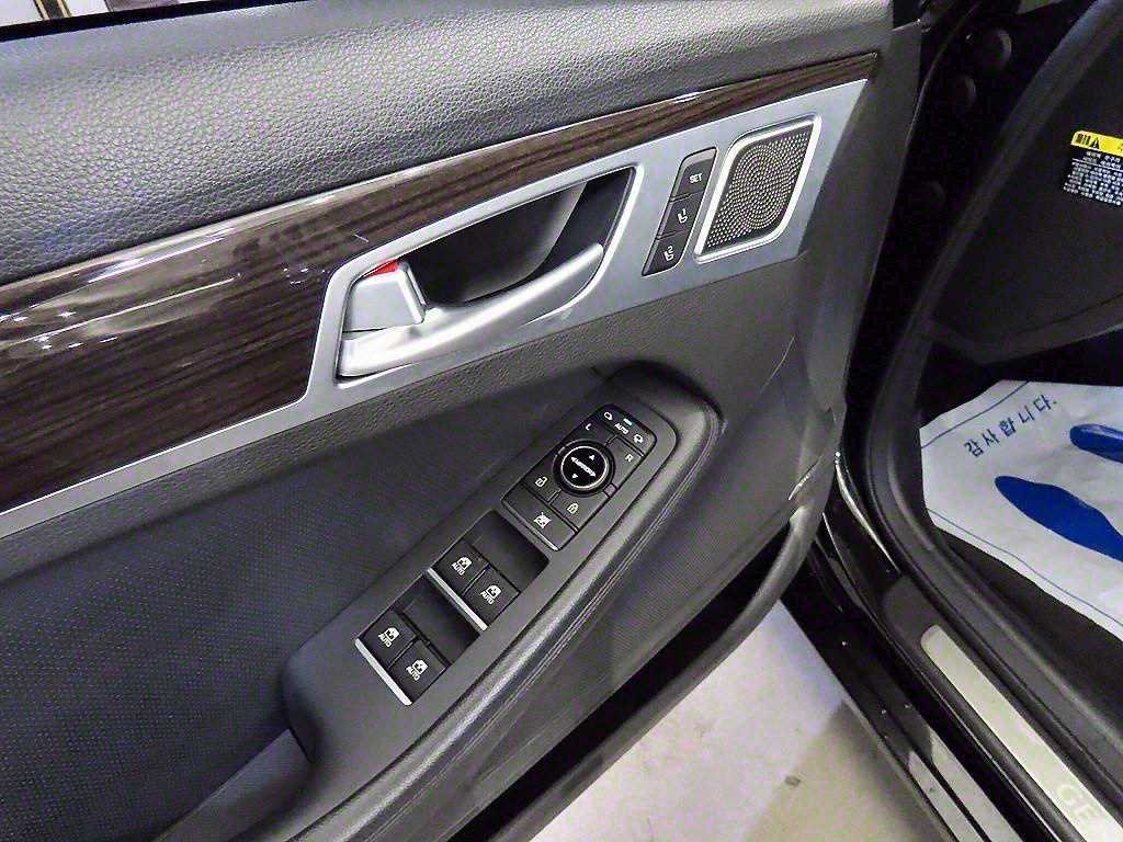 Genesis G80 — photo 13