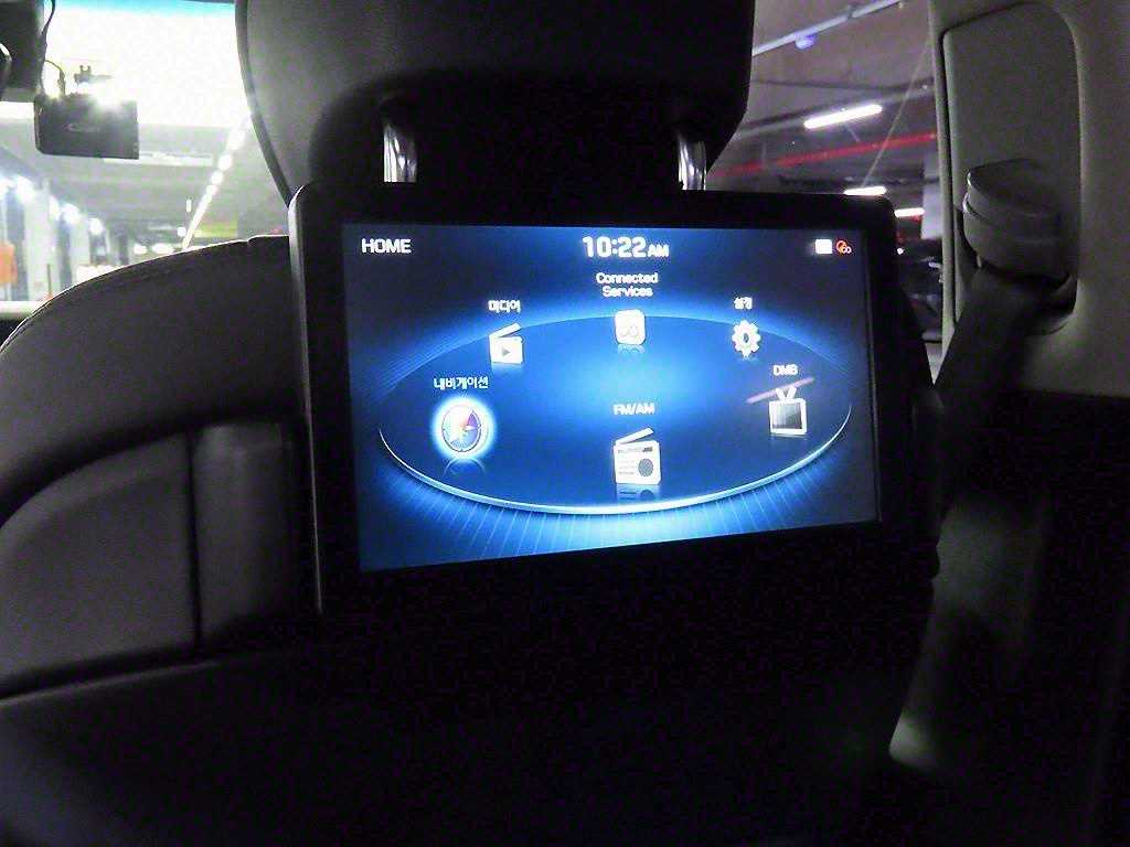 Genesis G80 — photo 16