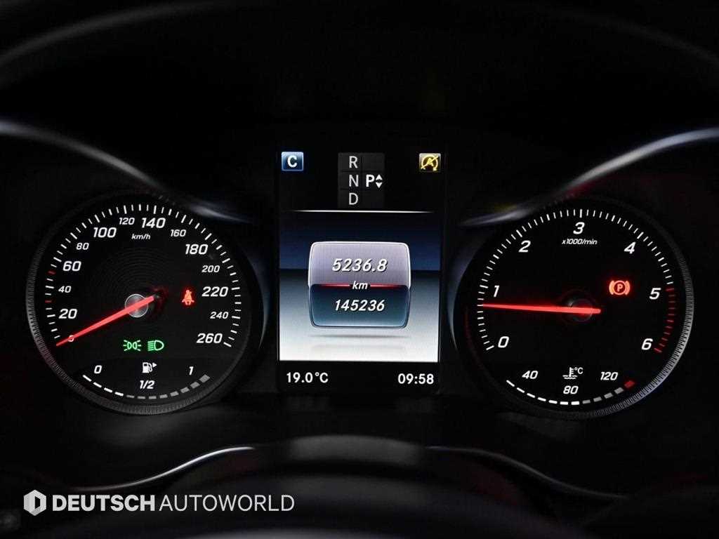 Mercedes-Benz C-Class — photo 08