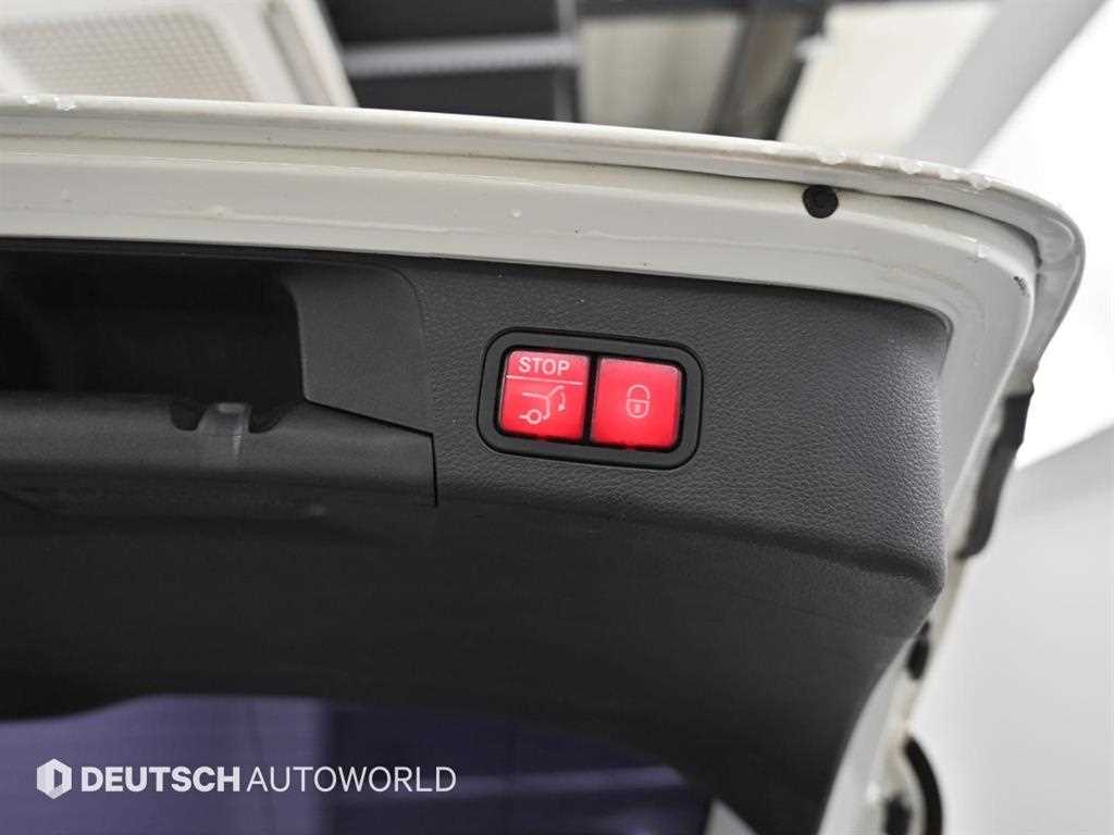 Mercedes-Benz C-Class — photo 20