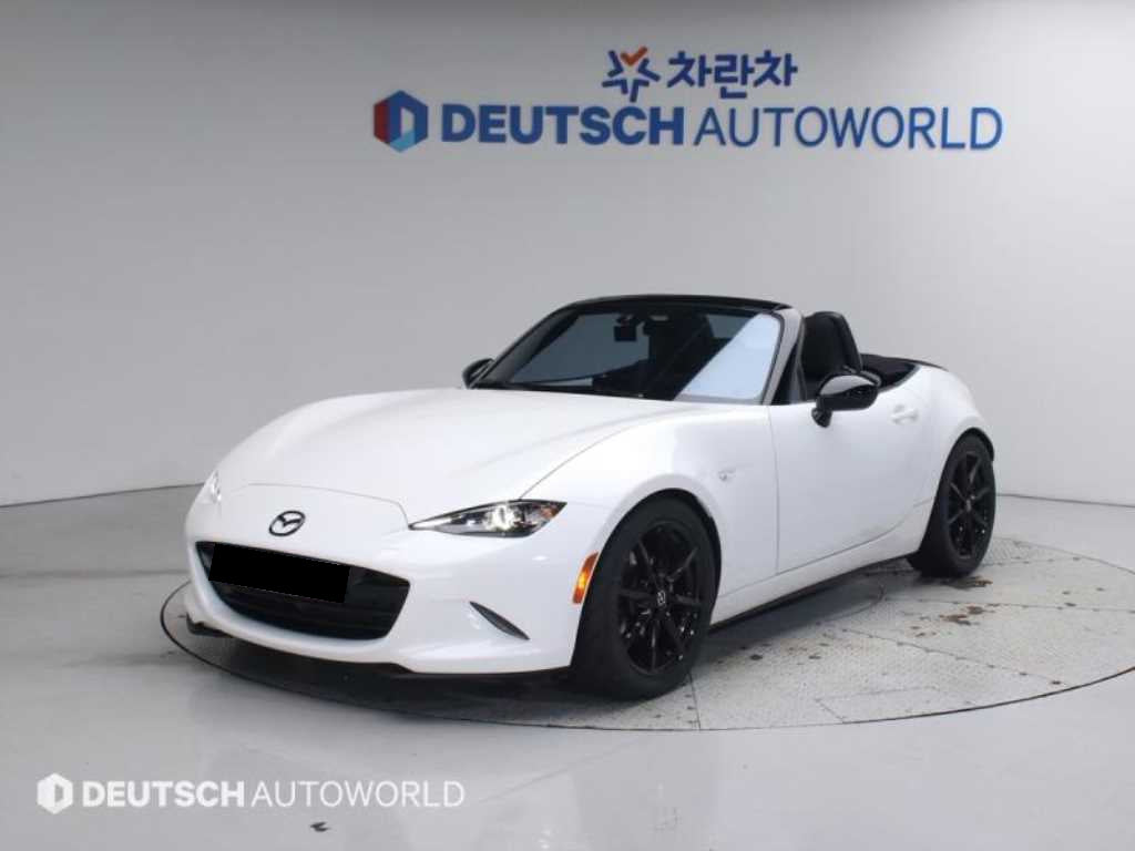 Mazda MX-5 Miata — photo 01