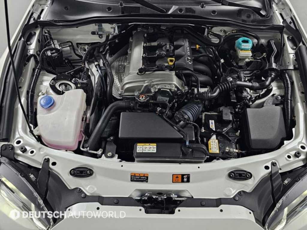 Mazda MX-5 Miata — photo 06