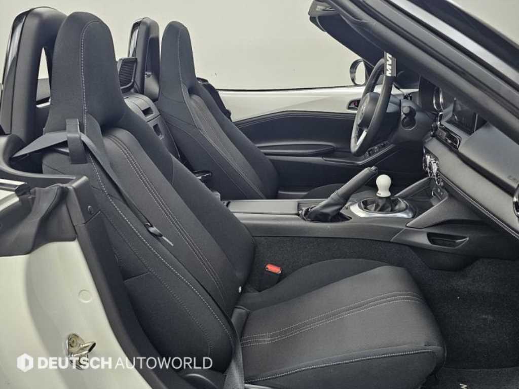 Mazda MX-5 Miata — photo 10