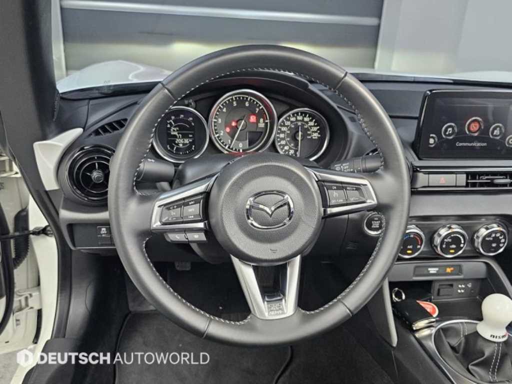 Mazda MX-5 Miata — photo 13