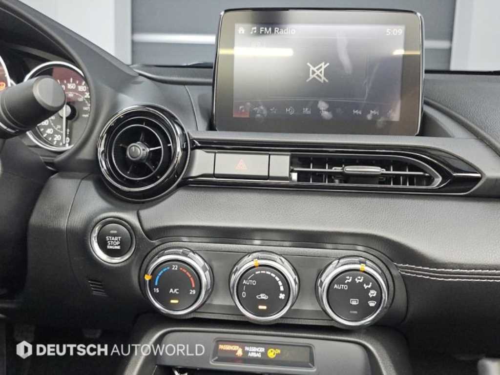 Mazda MX-5 Miata — photo 14