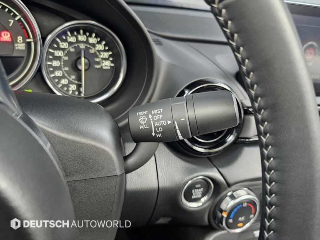 Mazda MX-5 Miata — photo 17