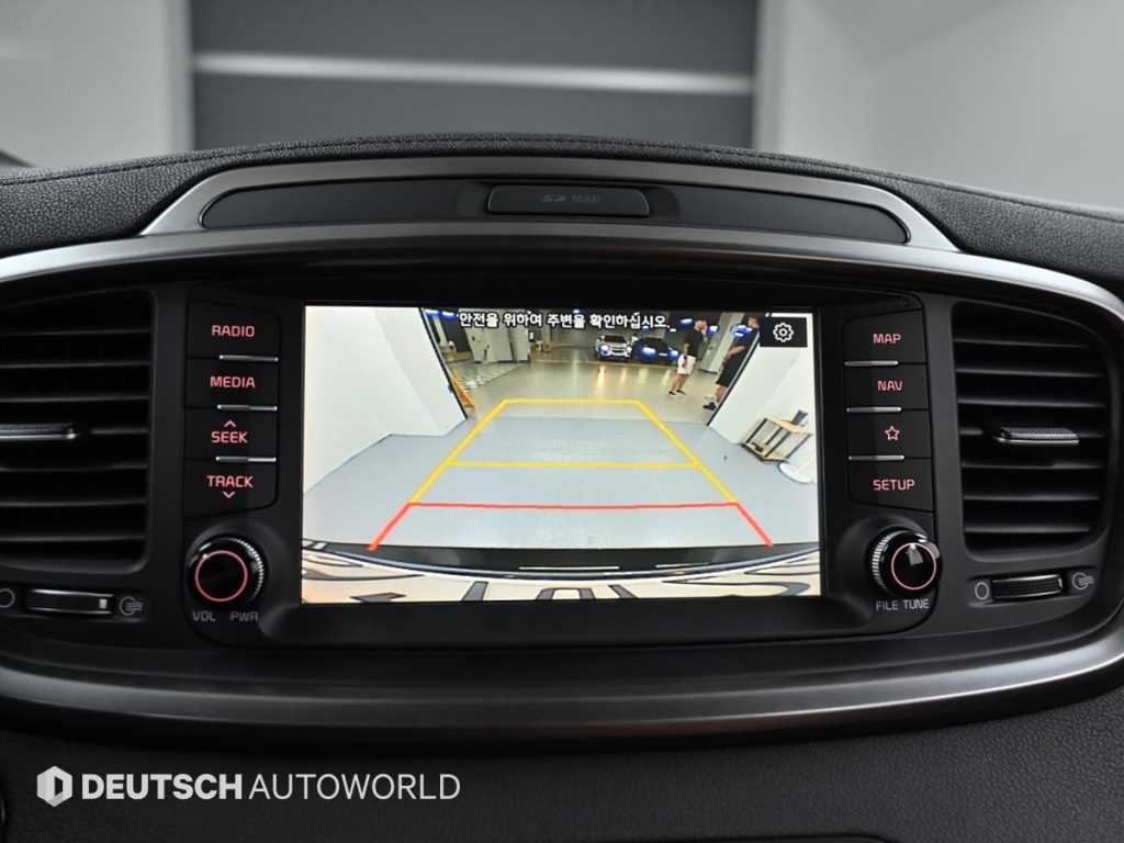 Kia Sorento — photo 15