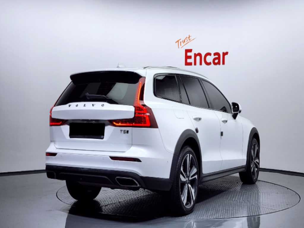 Volvo V60 — photo 02