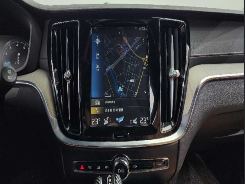 Volvo V60 — photo 15