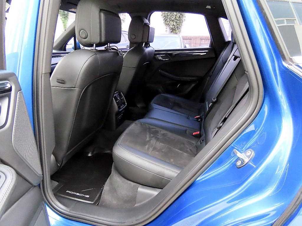 Porsche Macan — photo 06