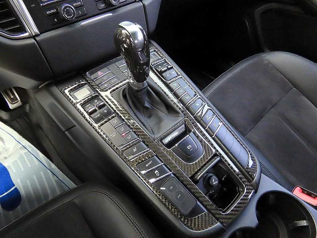 Porsche Macan — photo 10