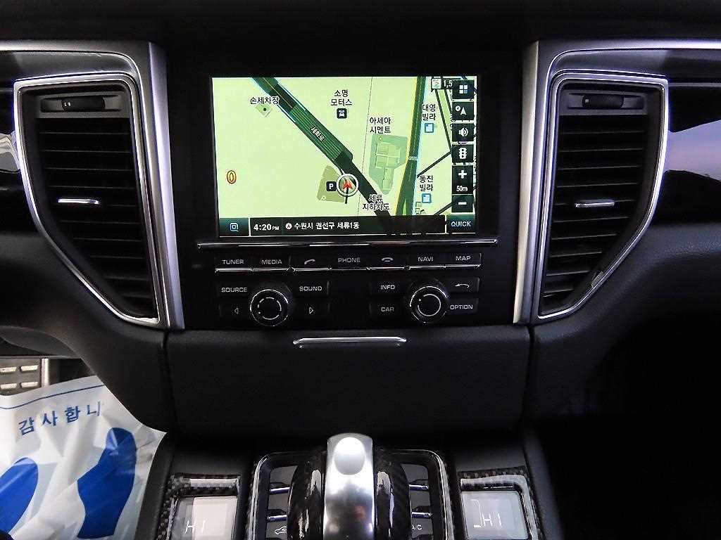 Porsche Macan — photo 12