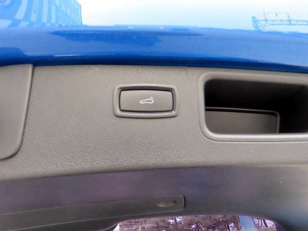 Porsche Macan — photo 17
