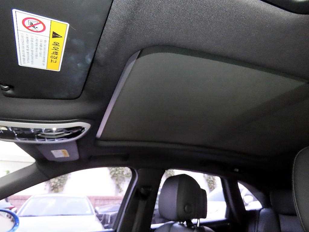 Porsche Macan — photo 18