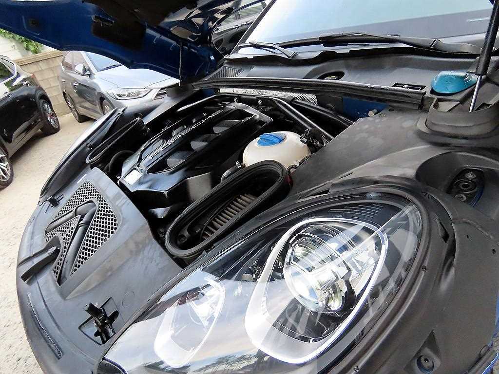 Porsche Macan — photo 19