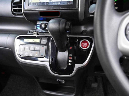 Honda N-BOX — photo 09