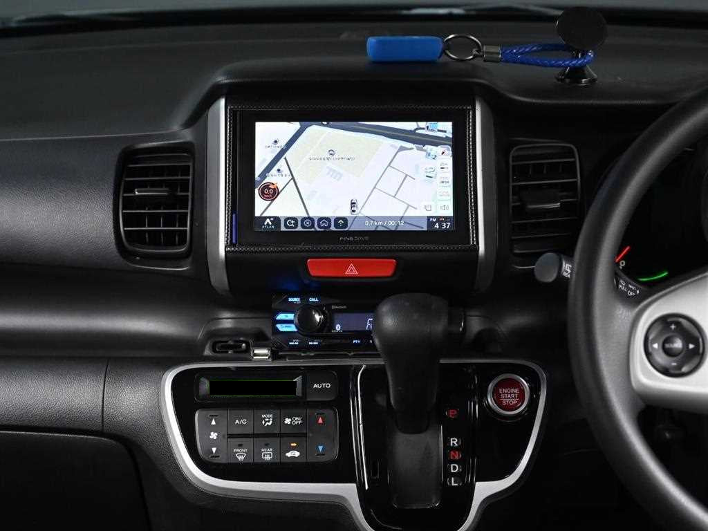 Honda N-BOX — photo 14