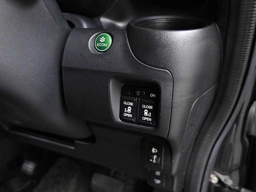 Honda N-BOX — photo 16