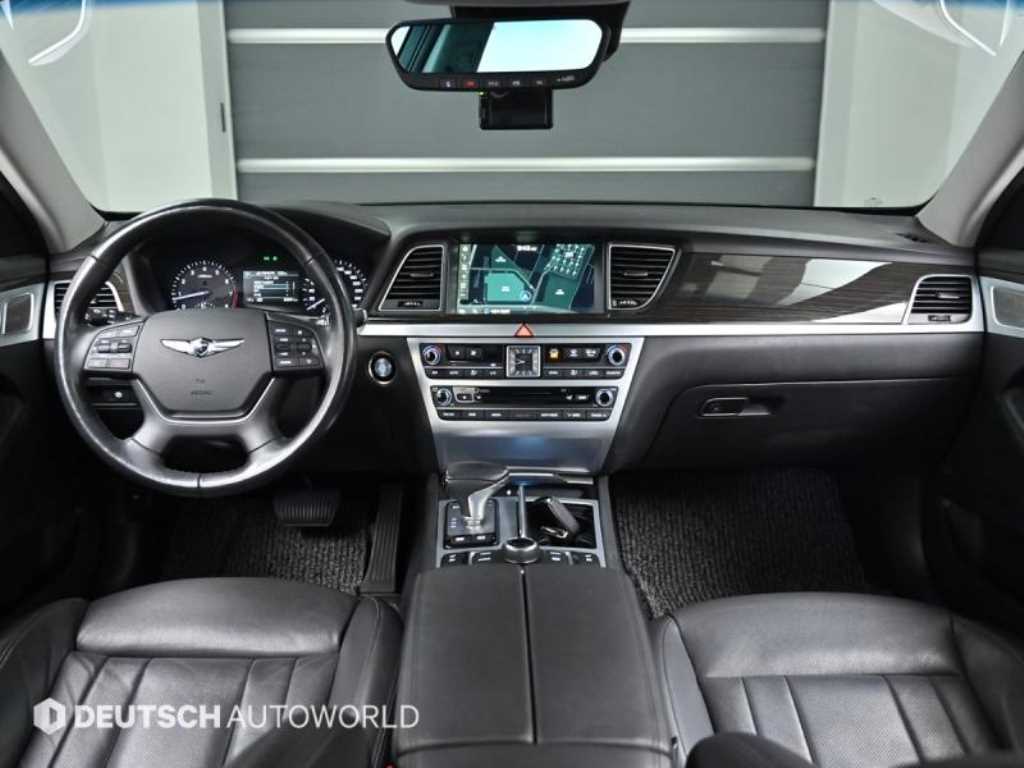 Genesis G80 — photo 06