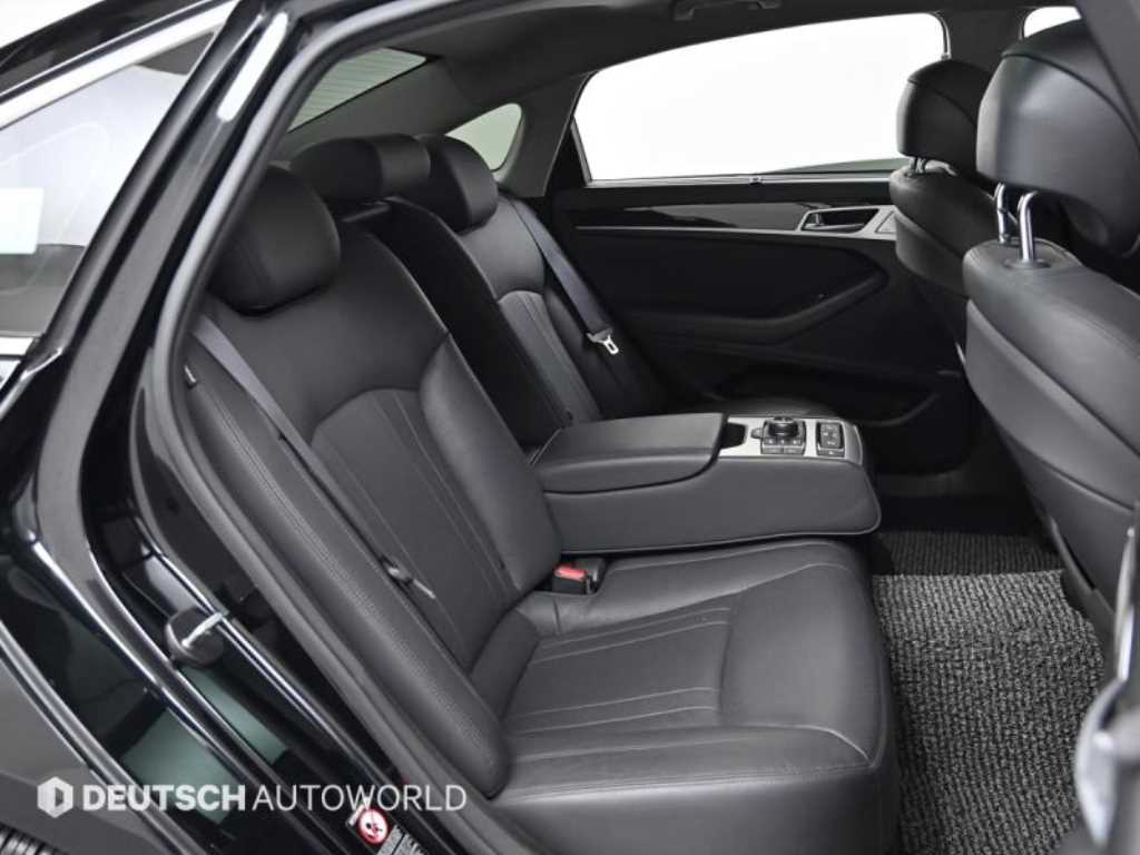 Genesis G80 — photo 11