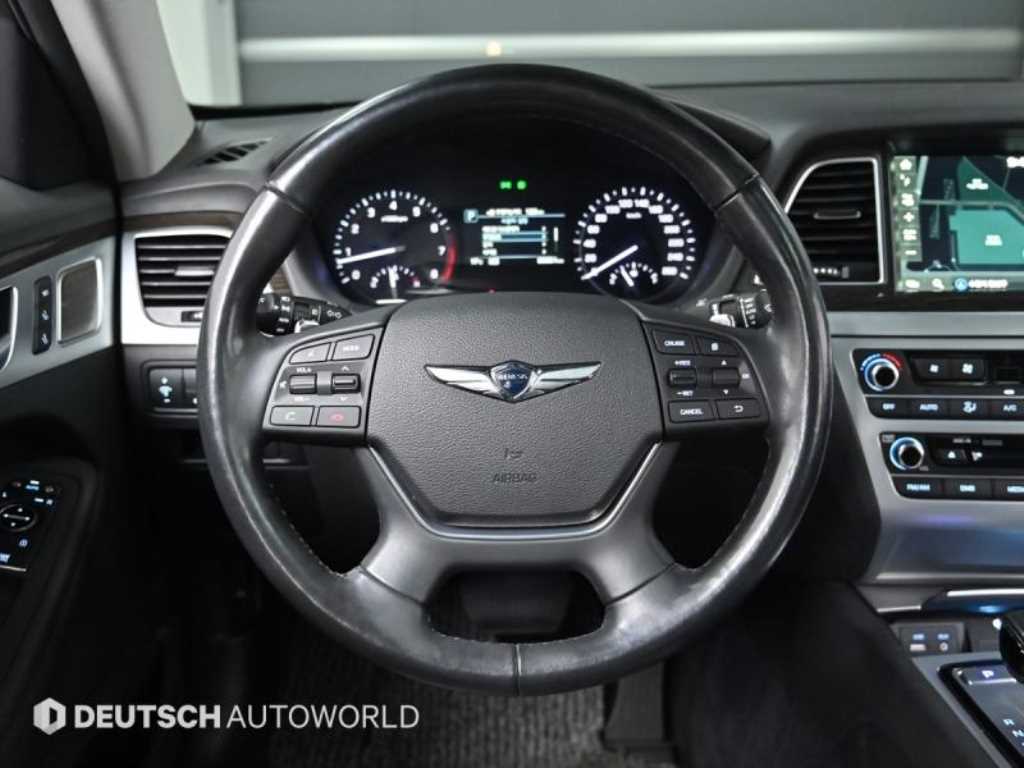 Genesis G80 — photo 12