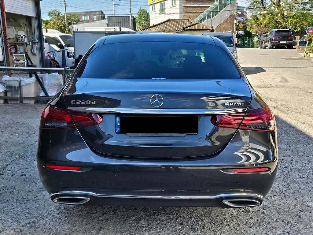 Mercedes-Benz E-Class — photo 04
