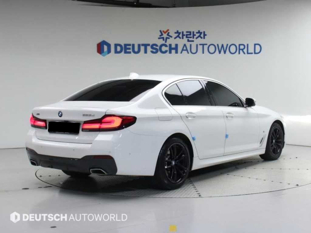 BMW 5-Series — photo 02
