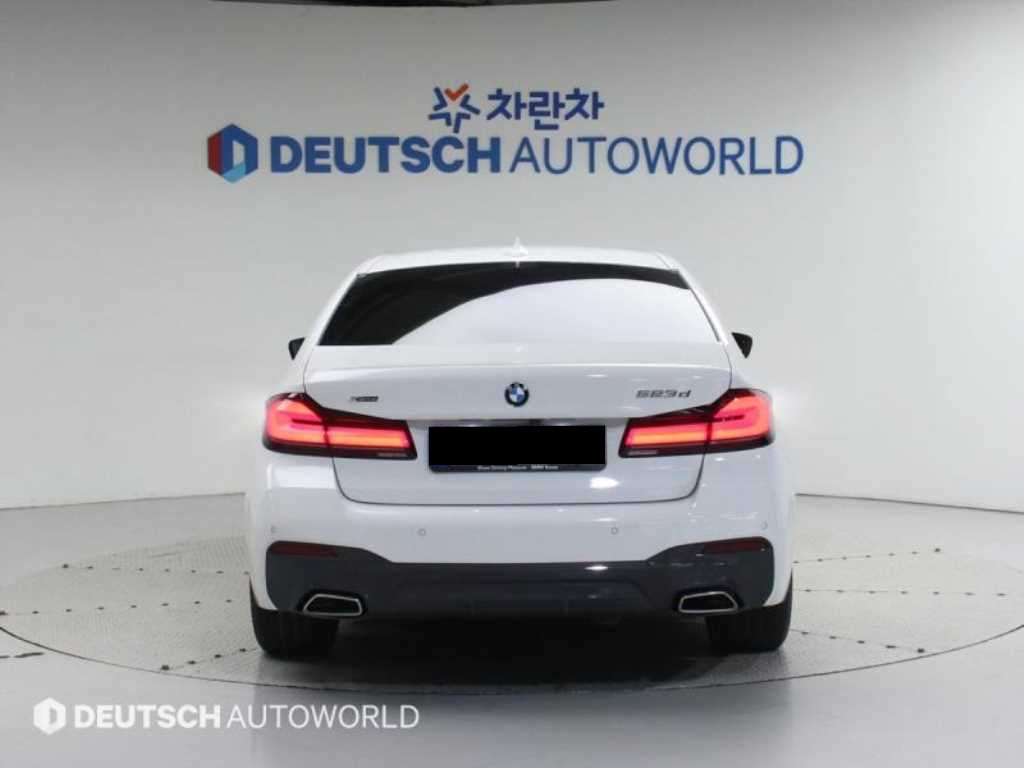 BMW 5-Series — photo 04