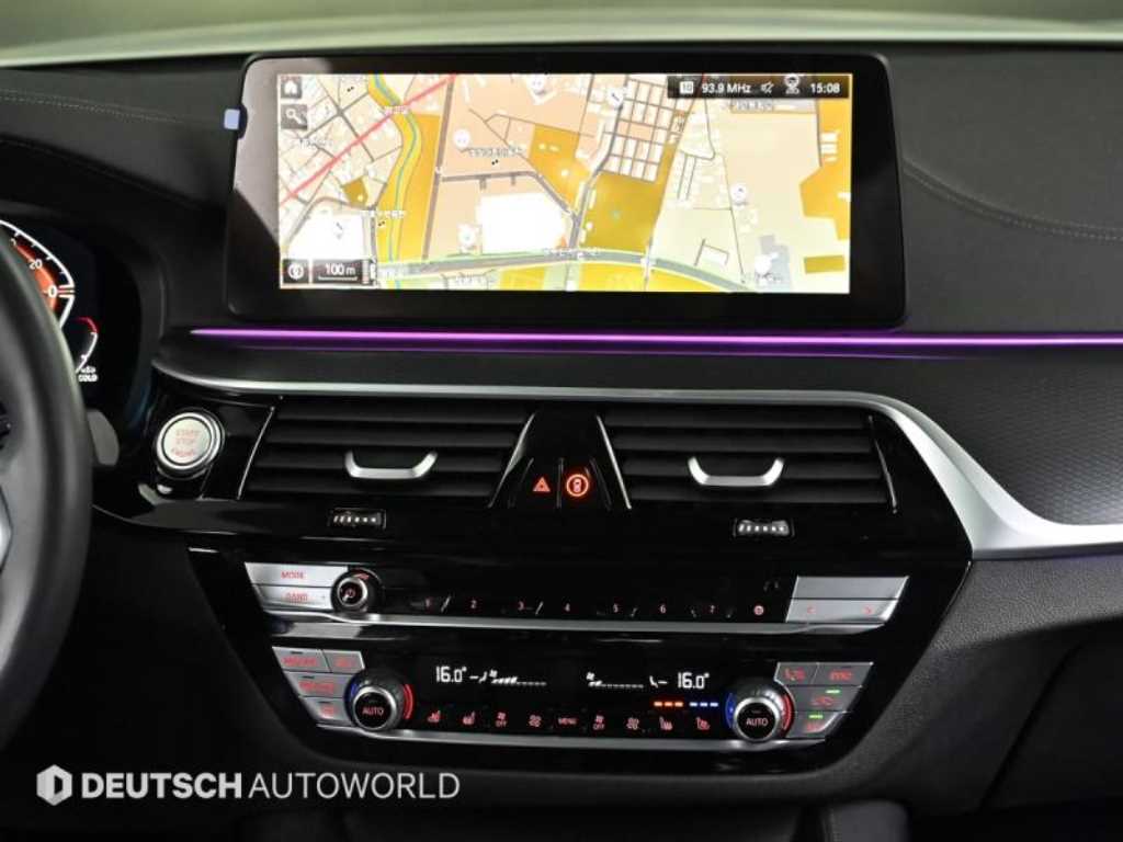 BMW 5-Series — photo 14