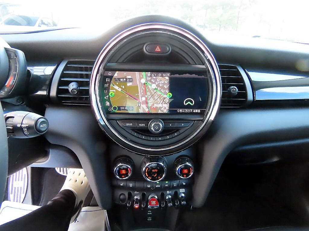 Mini Cooper — photo 13