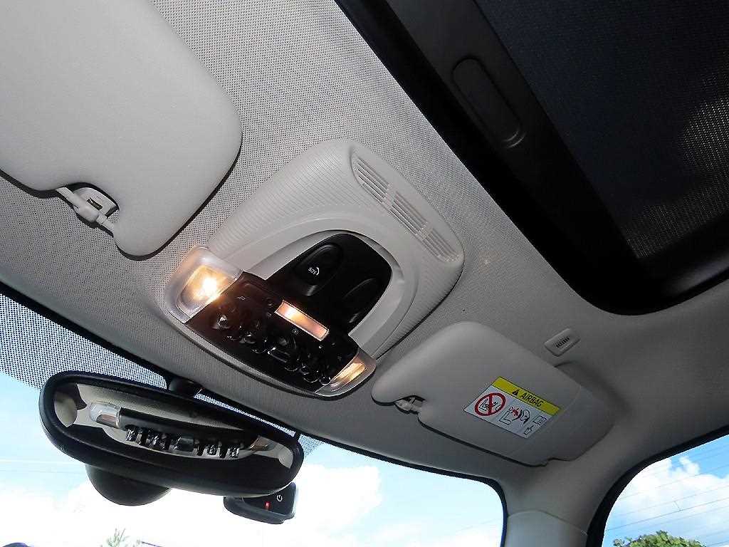 Mini Cooper — photo 16