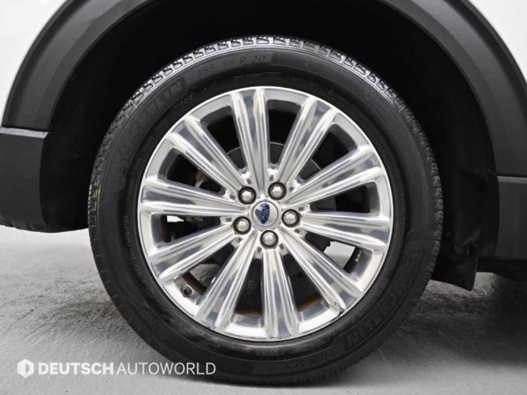 Ford Explorer — photo 05