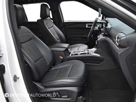 Ford Explorer — photo 10