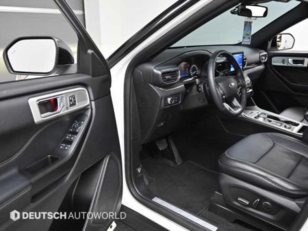 Ford Explorer — photo 11