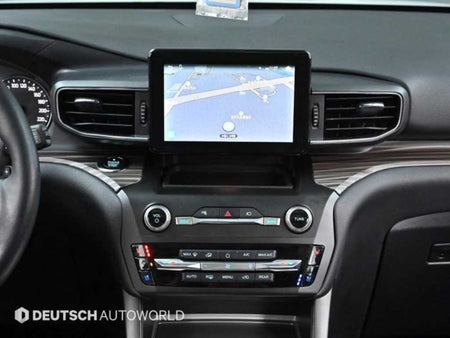 Ford Explorer — photo 14