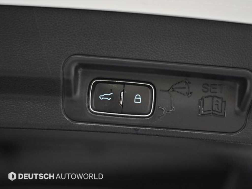Ford Explorer — photo 20