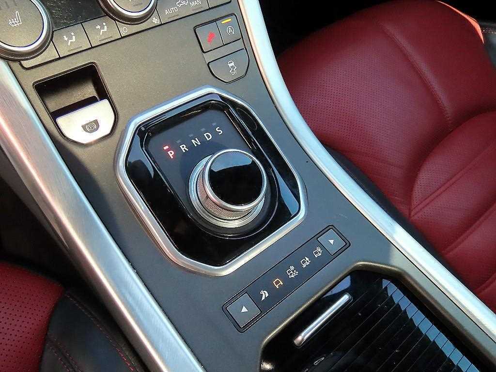 Land Rover Range Rover Evoque — photo 10