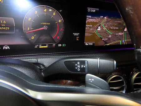 Mercedes-Benz S-Class — photo 11