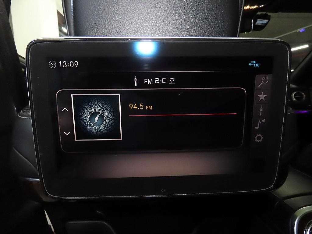 Mercedes-Benz S-Class — photo 14