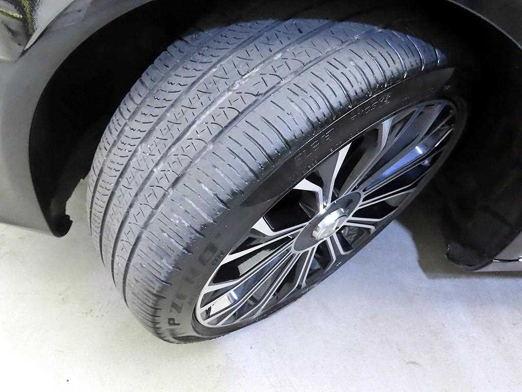 Mercedes-Benz S-Class — photo 20