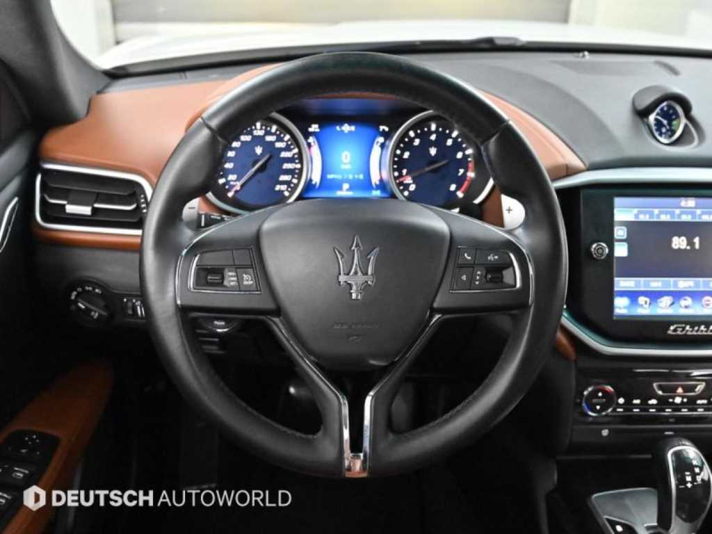 Maserati Ghibli — photo 13