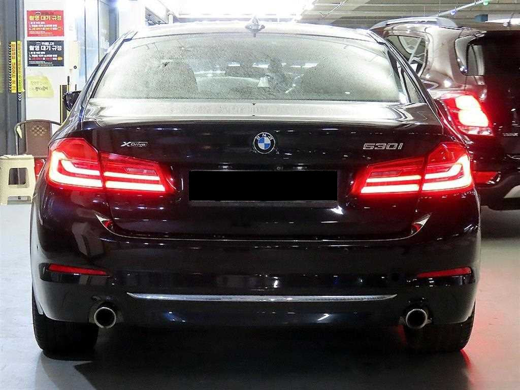 BMW 5-Series — photo 05